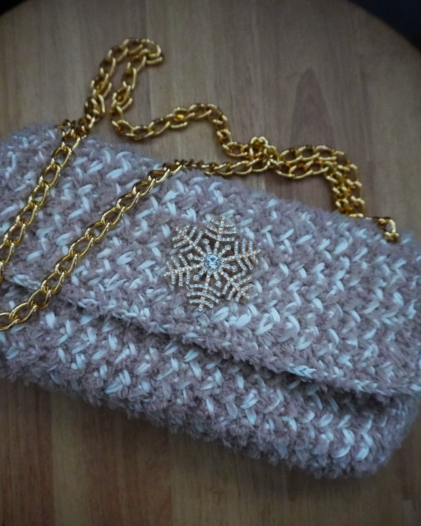 Sac en crochet fait main en France modèle Baby Angèle Neige